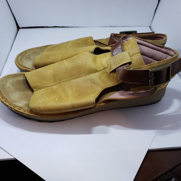NWOT WOMENS NAOT SZ 42(9US) BUTTERY LEATHER SANDAL main image 4
